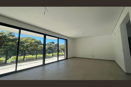 Apartamento à venda com 243m², 4 quartos e 3 vagas
