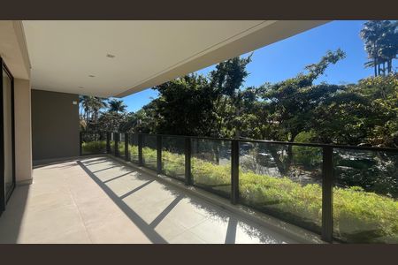 Apartamento à venda com 243m², 4 quartos e 3 vagas