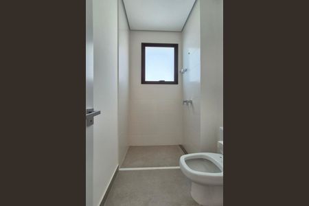 Apartamento à venda com 243m², 4 quartos e 4 vagas Apartamento à venda com 243m², 4 quartos e 4 vagasBanheiro da Suíte 3