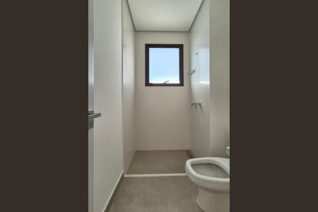 Apartamento à venda com 243m², 4 quartos e 4 vagas Apartamento à venda com 243m², 4 quartos e 4 vagasBanheiro da Suíte 1