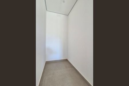 Apartamento à venda com 243m², 4 quartos e 4 vagas Apartamento à venda com 243m², 4 quartos e 4 vagasDespensa