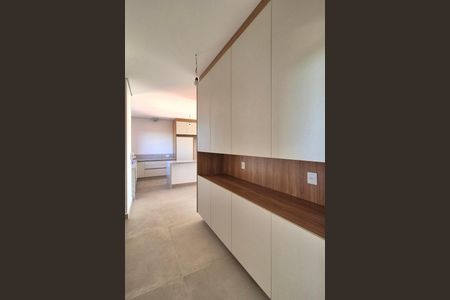 Apartamento à venda com 243m², 4 quartos e 4 vagas Apartamento à venda com 243m², 4 quartos e 4 vagasCorredor - Cozinha