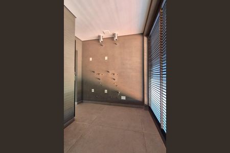 Apartamento à venda com 243m², 4 quartos e 4 vagas Apartamento à venda com 243m², 4 quartos e 4 vagasDetalhe do Corredor
