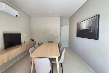 Apartamento à venda com 243m², 4 quartos e 4 vagas Apartamento à venda com 243m², 4 quartos e 4 vagasSala de Internet