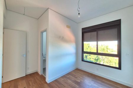 Apartamento à venda com 243m², 4 quartos e 4 vagas Apartamento à venda com 243m², 4 quartos e 4 vagasQuarto 2 - Suíte