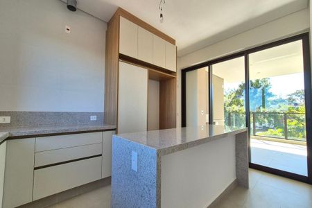 Apartamento à venda com 243m², 4 quartos e 4 vagas Apartamento à venda com 243m², 4 quartos e 4 vagasCozinha