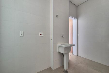 Apartamento à venda com 243m², 4 quartos e 4 vagas Apartamento à venda com 243m², 4 quartos e 4 vagasÁrea de Serviço