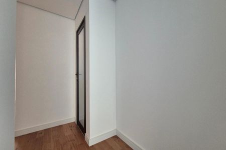Apartamento à venda com 243m², 4 quartos e 4 vagas Apartamento à venda com 243m², 4 quartos e 4 vagasCorredor