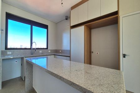 Cozinha  de apartamento à venda com 4 quartos, 243m² em Jardim das Paineiras, Campinas