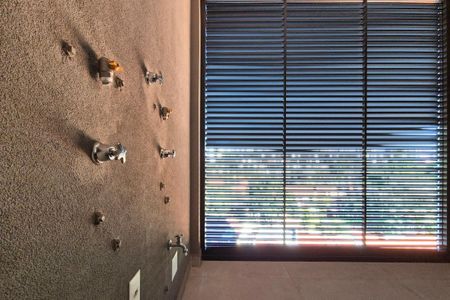 Apartamento à venda com 243m², 4 quartos e 4 vagas Apartamento à venda com 243m², 4 quartos e 4 vagasDetalhe do Corredor