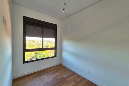 Apartamento à venda com 243m², 4 quartos e 4 vagas Apartamento à venda com 243m², 4 quartos e 4 vagasQuarto 2 - Suíte