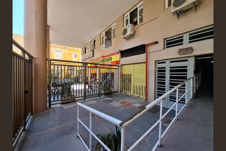 Entrada  de apartamento à venda com 3 quartos, 70m² em Glória, Rio de Janeiro