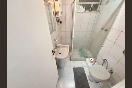 Apartamento à venda com 70m², 3 quartos e sem vaga Apartamento à venda com 70m², 3 quartos e sem vagaBanheiro