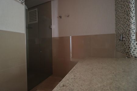 Banheiro de apartamento para alugar com 1 quarto, 53m² em Centro, Uberlândia