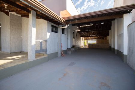 Garagem de casa de condomínio à venda com 4 quartos, 350m² em Sh Contagem, Brasília