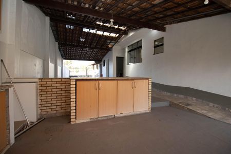 Casa de condomínio à venda com 350m², 4 quartos e 3 vagas Casa de condomínio à venda com 350m², 4 quartos e 3 vagasChurrasqueira