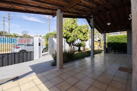 Casa de condomínio à venda com 350m², 4 quartos e 3 vagas Casa de condomínio à venda com 350m², 4 quartos e 3 vagasVaranda