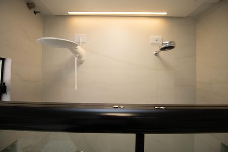 Casa de condomínio à venda com 350m², 4 quartos e 3 vagas Casa de condomínio à venda com 350m², 4 quartos e 3 vagasBanheiro da Suíte 2