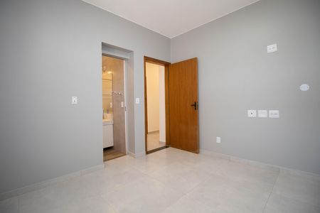 Casa de condomínio à venda com 350m², 4 quartos e 3 vagas Casa de condomínio à venda com 350m², 4 quartos e 3 vagasSuíte 3