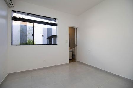 Casa de condomínio à venda com 350m², 4 quartos e 3 vagas Casa de condomínio à venda com 350m², 4 quartos e 3 vagasSuíte 1