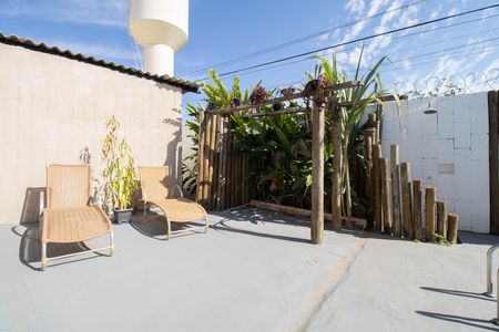 Casa de condomínio à venda com 350m², 4 quartos e 3 vagas Casa de condomínio à venda com 350m², 4 quartos e 3 vagasPiscina