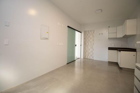 Casa de condomínio à venda com 350m², 4 quartos e 3 vagas Casa de condomínio à venda com 350m², 4 quartos e 3 vagasCozinha