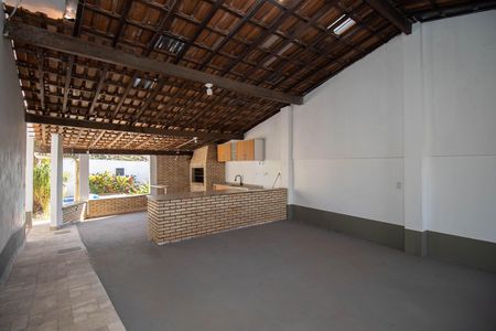 Casa de condomínio à venda com 350m², 4 quartos e 3 vagas Casa de condomínio à venda com 350m², 4 quartos e 3 vagasChurrasqueira