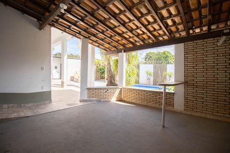 Casa de condomínio à venda com 350m², 4 quartos e 3 vagas Casa de condomínio à venda com 350m², 4 quartos e 3 vagasChurrasqueira