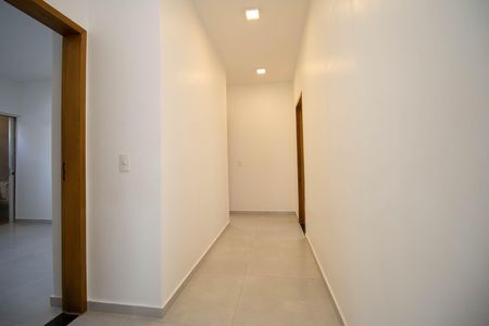 Casa de condomínio à venda com 350m², 4 quartos e 3 vagas Casa de condomínio à venda com 350m², 4 quartos e 3 vagasCorredor