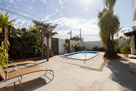 Piscina de casa de condomínio à venda com 4 quartos, 350m² em Sh Contagem, Brasília