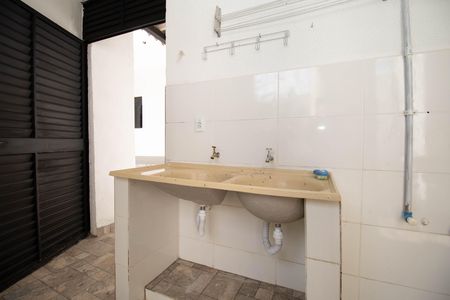 Casa de condomínio à venda com 350m², 4 quartos e 3 vagas Casa de condomínio à venda com 350m², 4 quartos e 3 vagasÁrea de Serviço