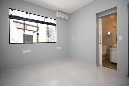 Casa de condomínio à venda com 350m², 4 quartos e 3 vagas Casa de condomínio à venda com 350m², 4 quartos e 3 vagasSuíte 3