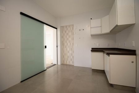 Casa de condomínio à venda com 350m², 4 quartos e 3 vagas Casa de condomínio à venda com 350m², 4 quartos e 3 vagasCozinha