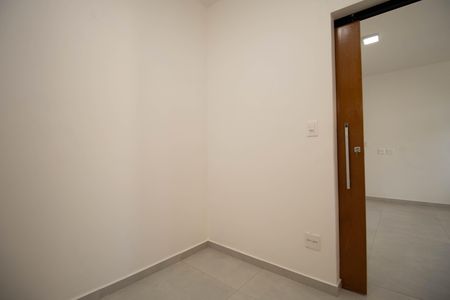 Casa de condomínio à venda com 350m², 4 quartos e 3 vagas Casa de condomínio à venda com 350m², 4 quartos e 3 vagasCloset da Suíte 2