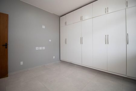 Casa de condomínio à venda com 350m², 4 quartos e 3 vagas Casa de condomínio à venda com 350m², 4 quartos e 3 vagasSuíte 3