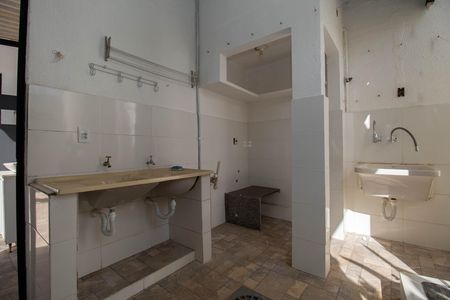 Área de Serviço de casa de condomínio à venda com 4 quartos, 350m² em Sh Contagem, Brasília