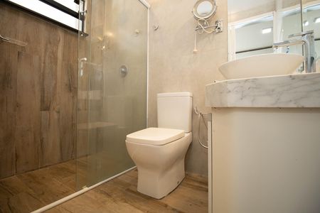 Casa de condomínio à venda com 350m², 4 quartos e 3 vagas Casa de condomínio à venda com 350m², 4 quartos e 3 vagasBanheiro da Suíte 3