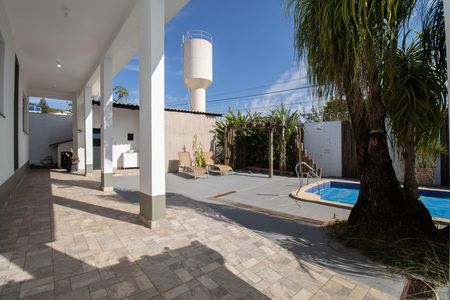 Casa de condomínio à venda com 350m², 4 quartos e 3 vagas Casa de condomínio à venda com 350m², 4 quartos e 3 vagasVaranda