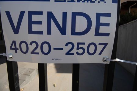 Casa de condomínio à venda com 350m², 4 quartos e 3 vagas Casa de condomínio à venda com 350m², 4 quartos e 3 vagasPlaca