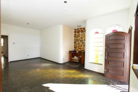 Casa para alugar com 300m², 5 quartos e 2 vagasSala