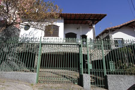 Fachada de casa à venda com 4 quartos, 300m² em Alto Caiçaras, Belo Horizonte