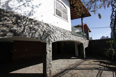 Garagem de casa à venda com 4 quartos, 300m² em Alto Caiçaras, Belo Horizonte