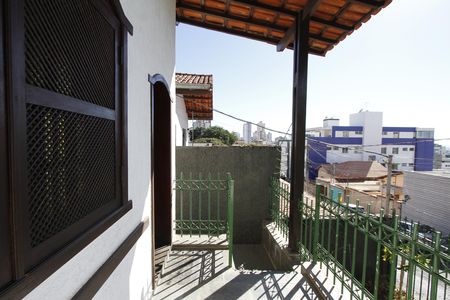 Varanda da Sala de casa à venda com 5 quartos, 300m² em Alto Caiçaras, Belo Horizonte