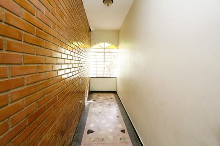 Casa para alugar com 300m², 5 quartos e 2 vagasEscritório