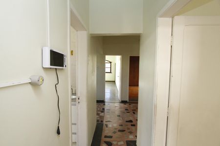 Casa para alugar com 300m², 5 quartos e 2 vagasCorredor