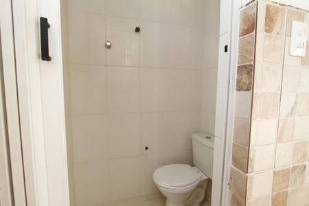 Banheiro de serviço de casa à venda com 4 quartos, 300m² em Alto Caiçaras, Belo Horizonte