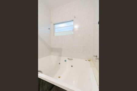 Casa para alugar com 130m², 4 quartos e 2 vagas