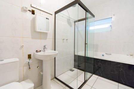 Casa para alugar com 130m², 4 quartos e 2 vagas