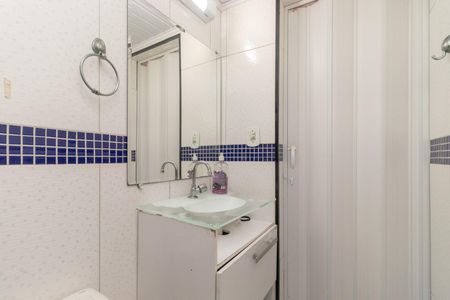 Banheiro de apartamento à venda com 2 quartos, 52m² em Fazenda da Juta, São Paulo
