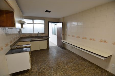 Casa para alugar com 166m², 2 quartos e 2 vagas Casa para alugar com 166m², 2 quartos e 2 vagasCozinha